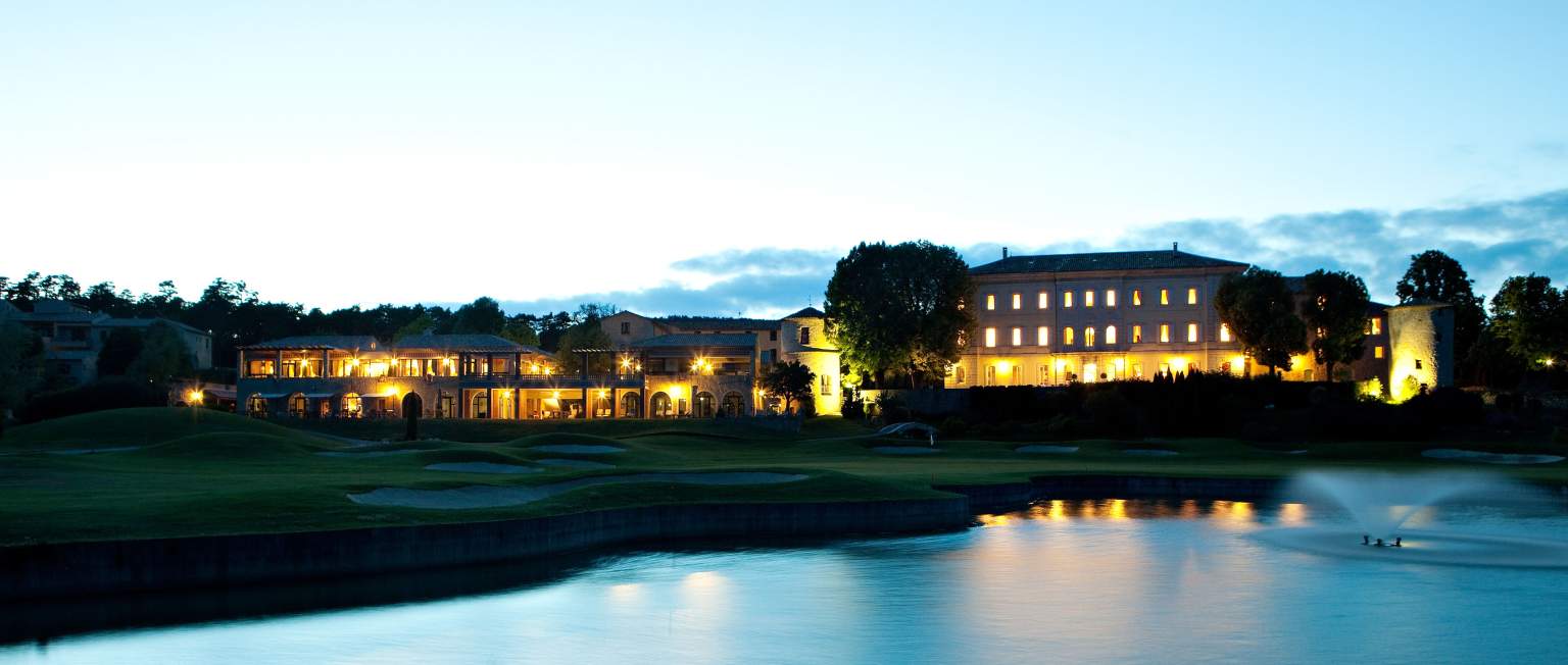 Château at night
